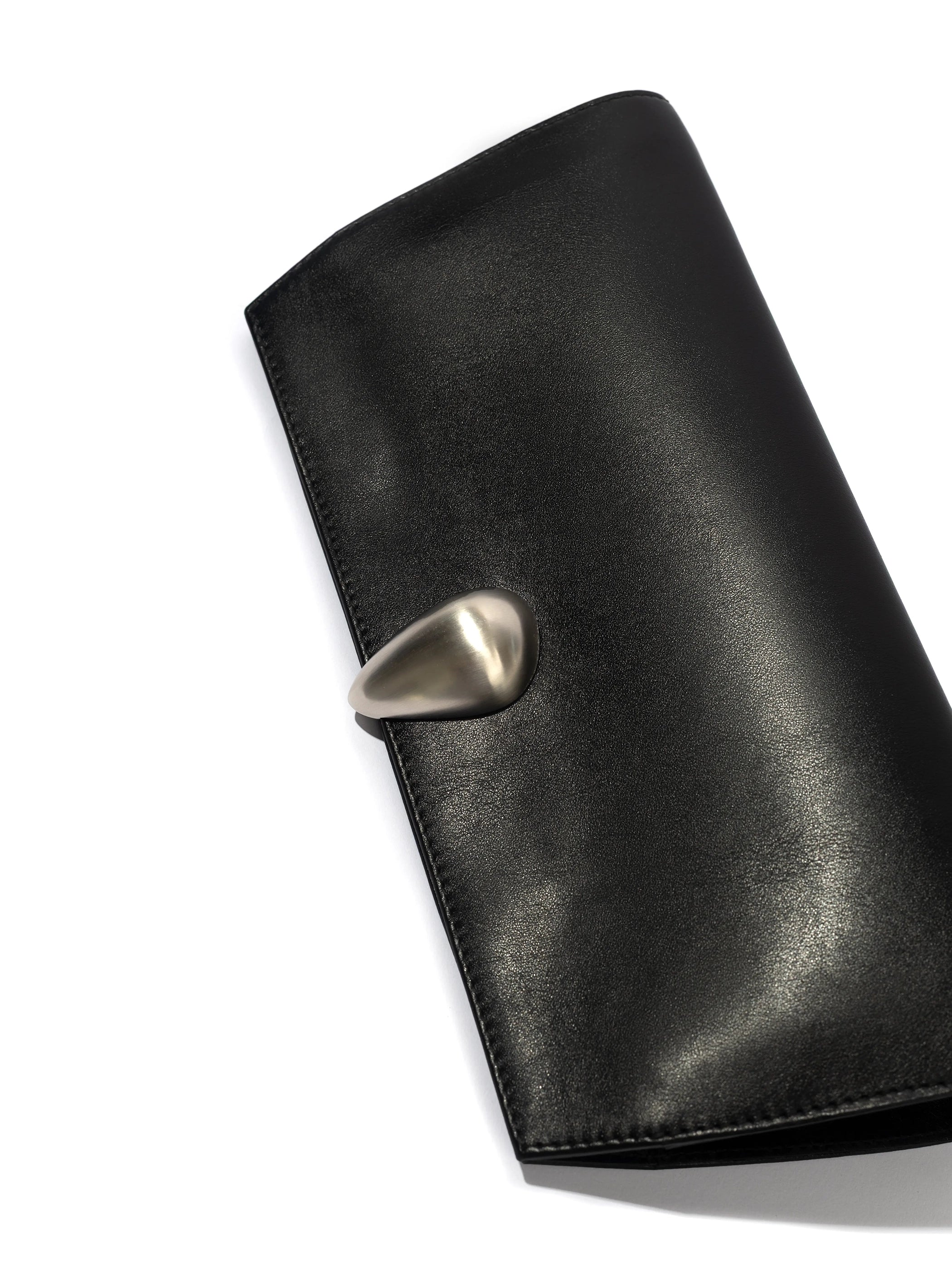 BAISSE CLUTCH BLACK