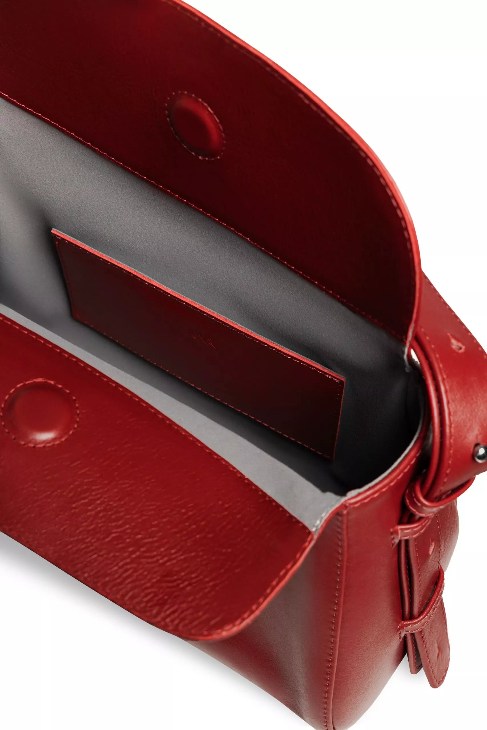 DELIGHT IN LEATHER RED