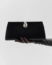 BAISSE CLUTCH BLACK