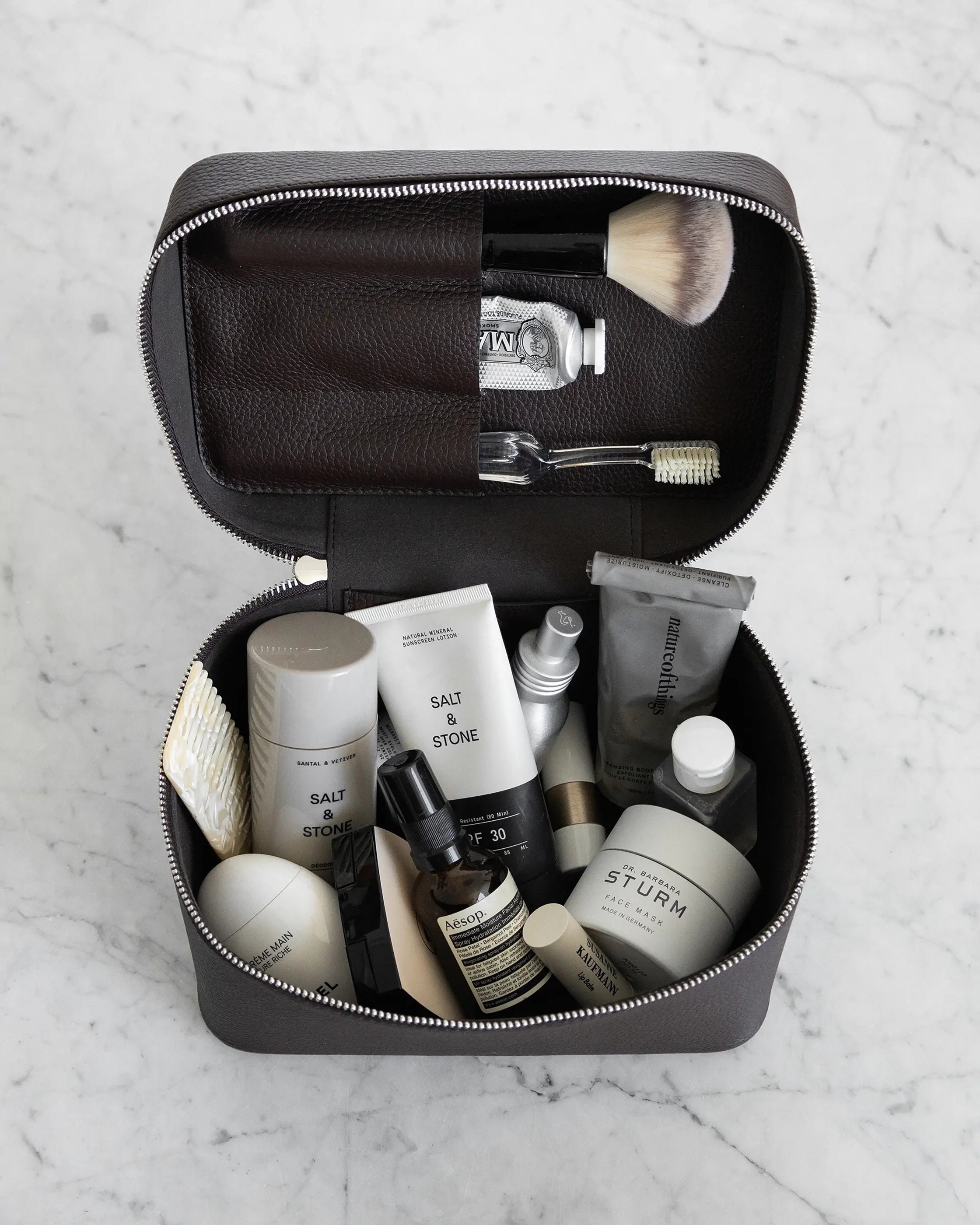 MAKE-UP BROWN