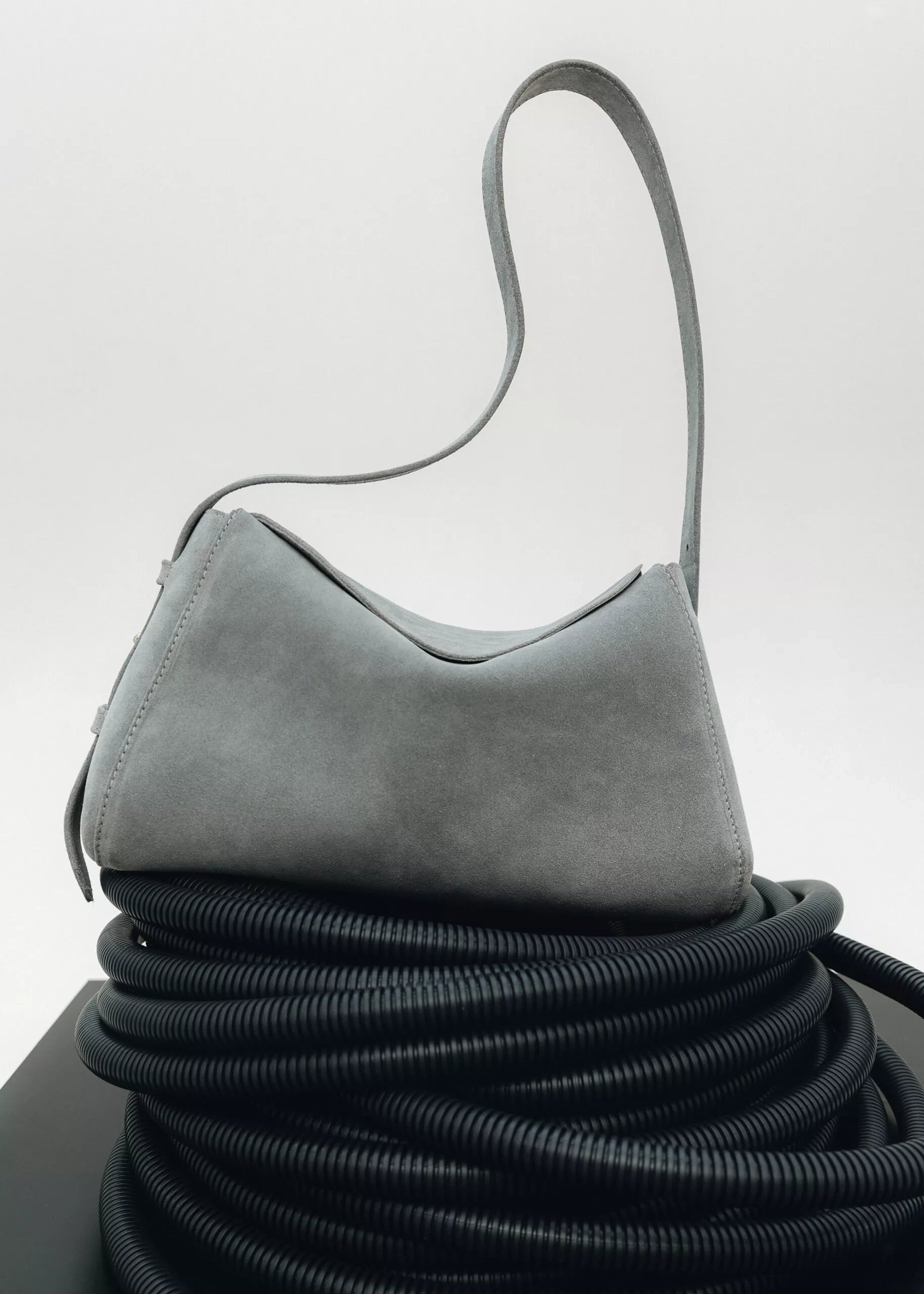 DELIGHT GREY