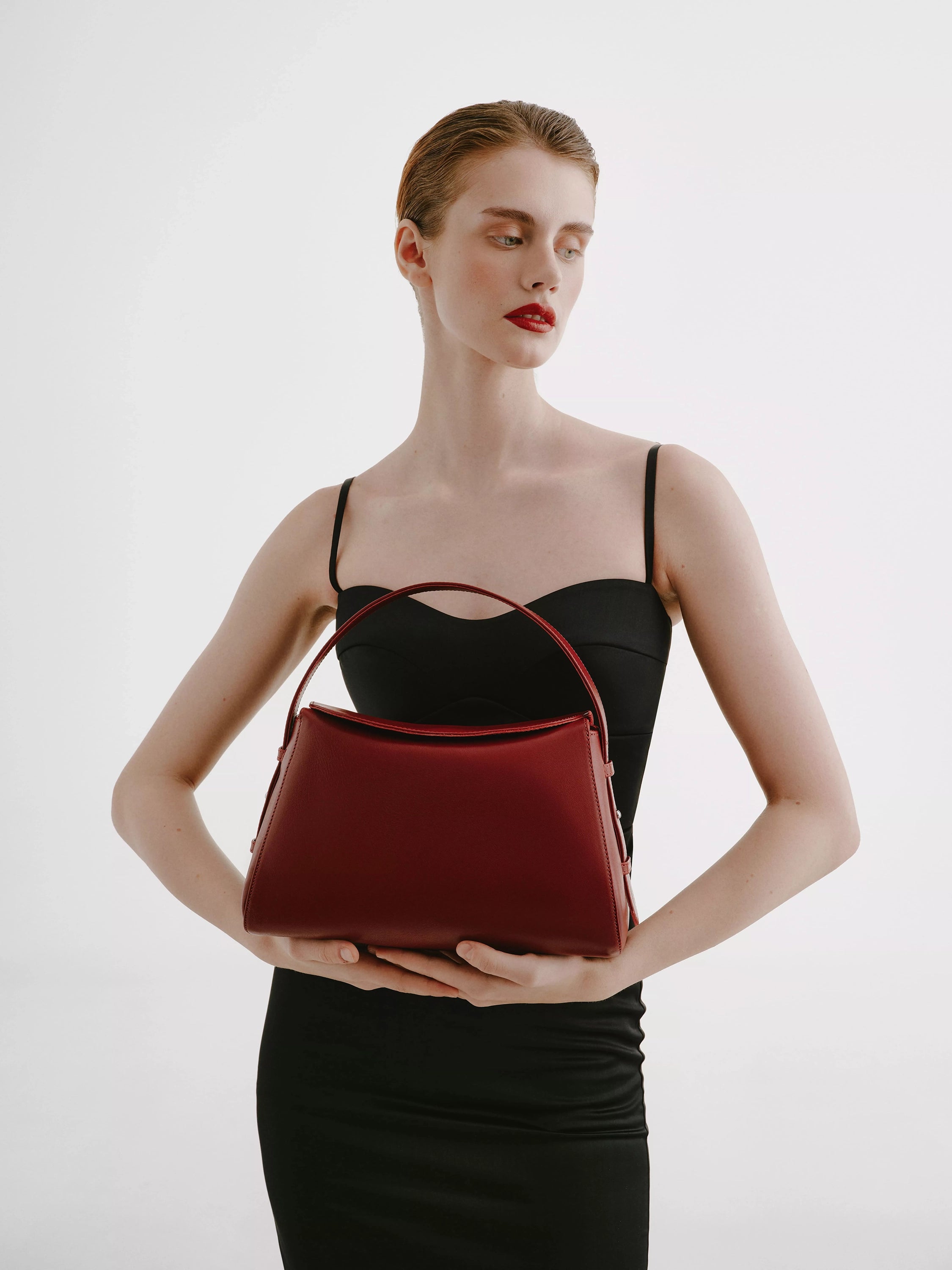 DELIGHT IN LEATHER RED